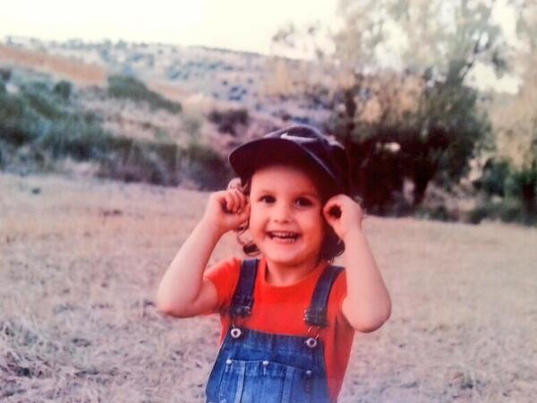 AtienzaGabriela's tweet photo. Hoy es el cumple de una de las personas mas importantes de mi vida @maria_atienza2 , q hoy cumple 13 añitos (+) http://t.co/VLUy5xsmvT
