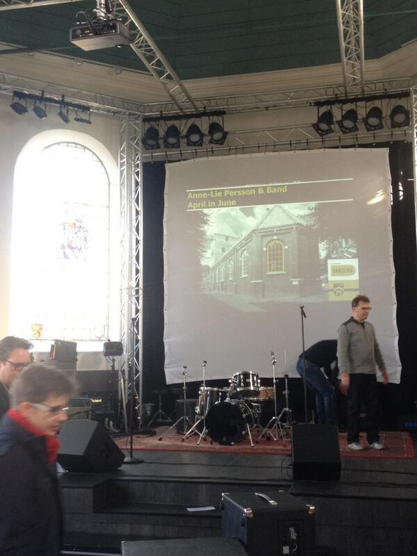 anneliezang's tweet image. Opbouwen in vanslag. 15:00 gaan wij beginnen. #Borger #Aprilinjune