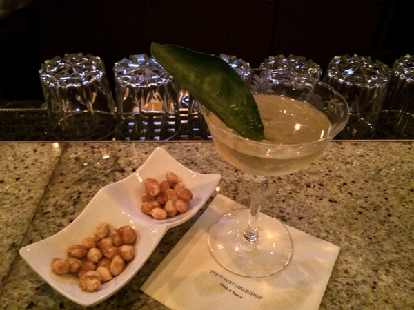 BoloAndDee's tweet photo. "Gin &amp; Juice" at the bar at the #GrantGrill where they make their own #vermouth.
#cocktails http://t.co/R1YGgFzoo6