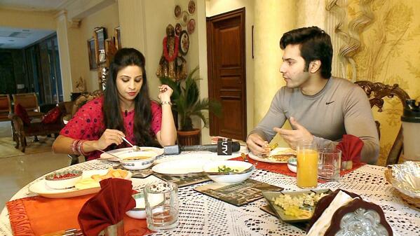 BollywoodGK's tweet photo. Yummy #breakfasttodinner inside @Varun_dvn palatial home. Tonight 7/830/1130pm @UTVStars http://t.co/teqBS4xEWr