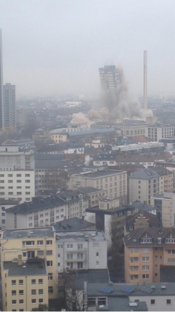 fabianlang98's tweet photo. Der Turm ist gefallen ! http://t.co/8kpkwKW7Lz