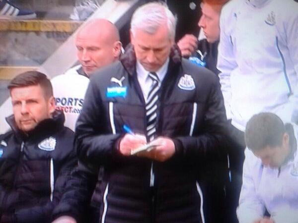 Dfozzy1970's tweet photo. "Dear Mike,
I've paid my gambling debt off now so please sack me...
Love Alan"
#nufc http://t.co/sOGus8f6SJ