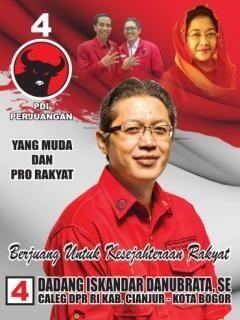 PersibGeulis's tweet photo. Selamat sore kang @daddanubrata , kami warga Cianjur Selatan mendukung Anda, hidup PERSIB ! http://t.co/zE8wgOFclx