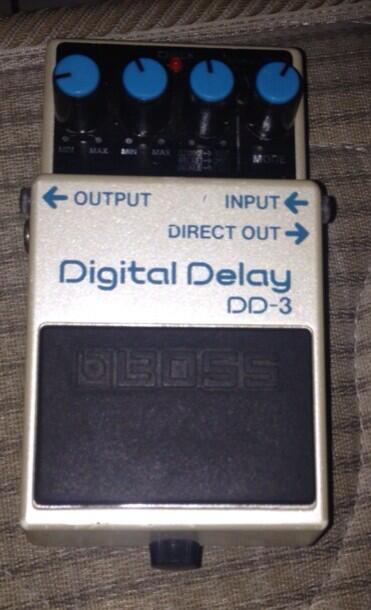 Jual effect boss SD1 dan DD3, sepaket 1,2 Jt. Mulus, normal, lengkap . Minat hubungi 085655377887 <a href="/radyaguitars/">RG</a>