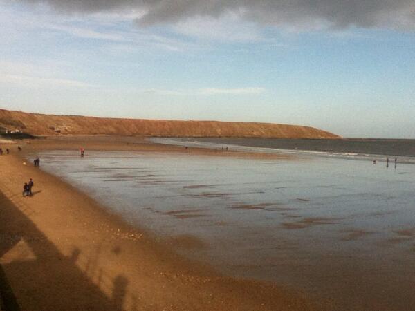 SanBarb17's tweet photo. Filey beach this afternoon 2nd Feb 14 @RicketyFlickety @sophiagrinsted1 @terriharber21 @Zoe_Simmons http://t.co/gqpRTeVPj3