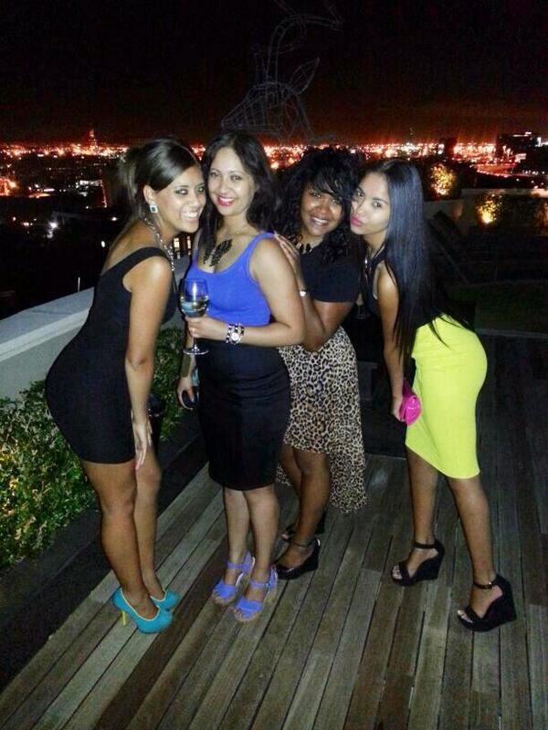 SimoneChanelR's tweet photo. Oh you know just partying at the owner of Cape Royale's penthouse @SherriLottering @Amy7lee http://t.co/zNYTBFGS4u
