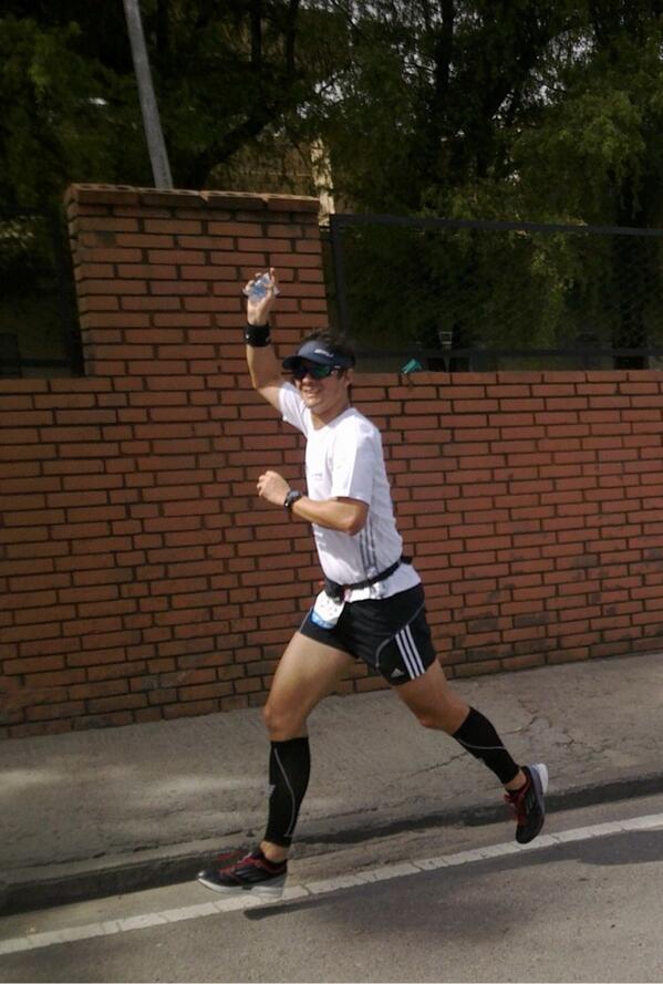 jjcuartasd's tweet photo. Todos a seguir a @azarrate nominado a superrunner Adidas!!! http://t.co/2IEriXODJ8