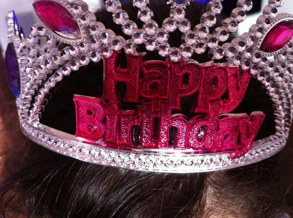 jmpuentedura's tweet photo. Tengo en casa la mayor concentración de princesas que os podéis imaginar #cumplecuentame http://t.co/mn6GiLAsxy