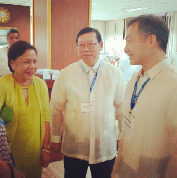 manilabulletin's tweet photo. Senator Cynthia Villar is welcomed by Dr. Emilio C. Yap III. #MB114 http://t.co/t3Hm93Afbe