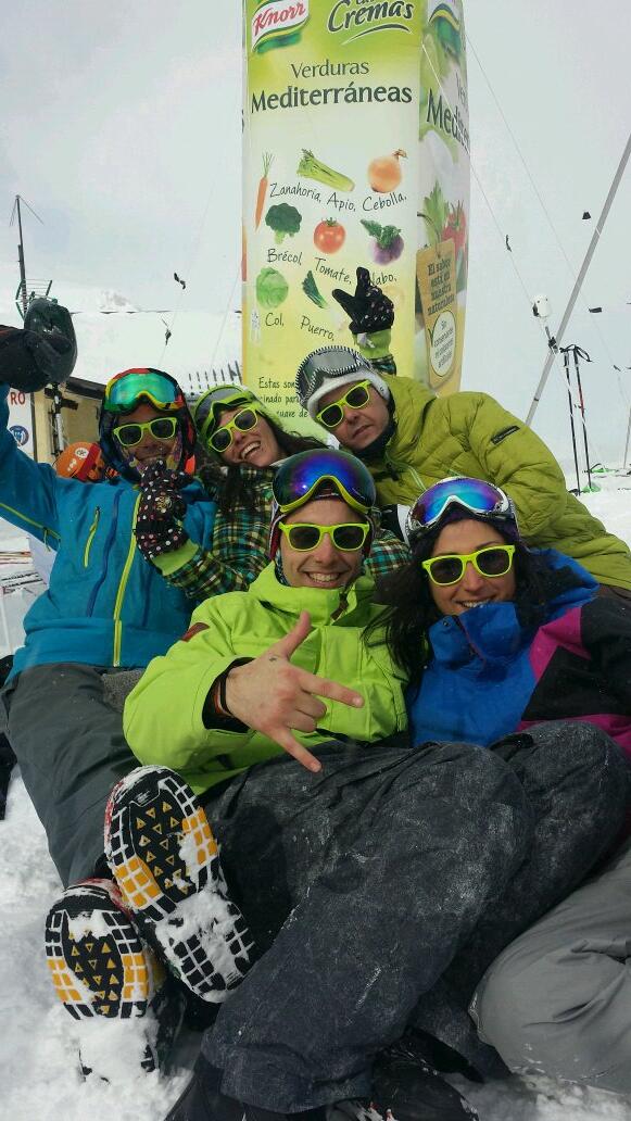 alexkawa86's tweet photo. #knorrenlanieve liandola en formigal kon @nataliapini88 @eva19878 #luislo#abel vaya diitaaaaa http://t.co/kBegi5WZT4