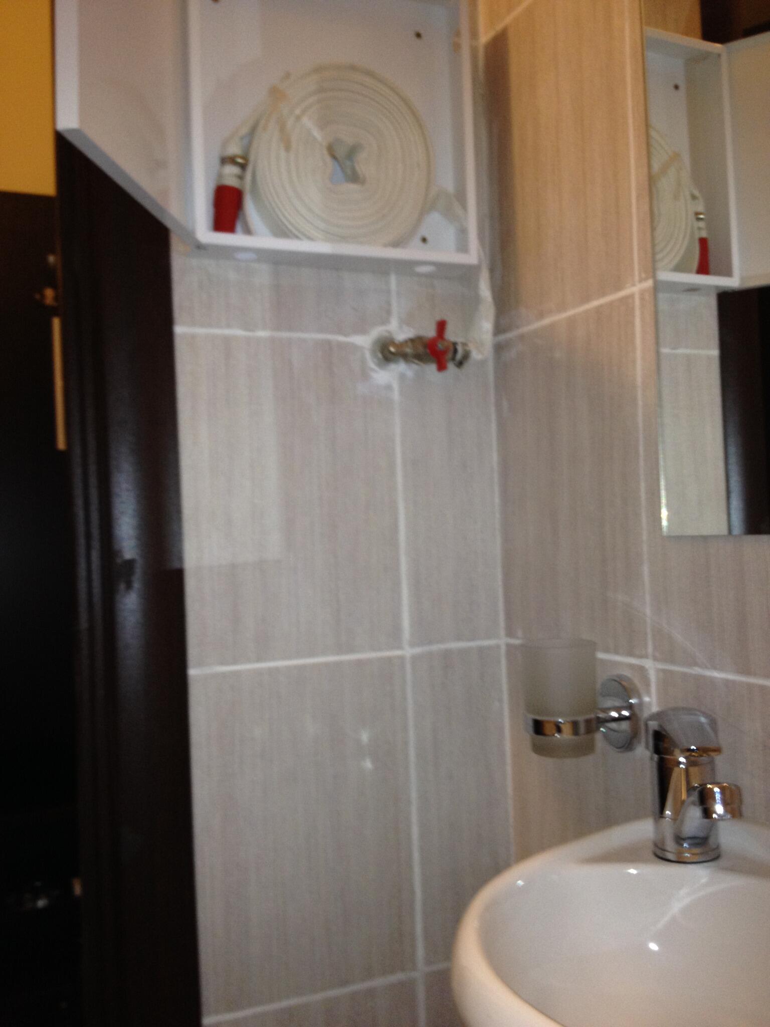 BfeBkGECEAACT3C.jpg:large