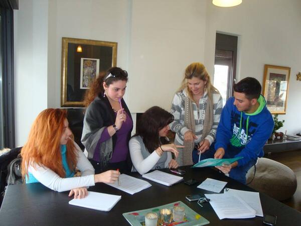 nikolaskiousis's tweet photo. Συμβαίνει Τώρα!:) Προετοιμασίες για την εκπροσώπηση της ��ώρας μας στο Διεθνές Συνέδριο Εθελοντισμού, στο Κόσοβο... http://t.co/2nZeYVulJr