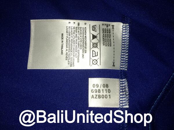 BaliFootballShp's tweet photo. adidas bisa diliat lembaran kecil di leher/deket washing label, masukin google: adidas 698110 #originalkit http://t.co/pwins17OAO