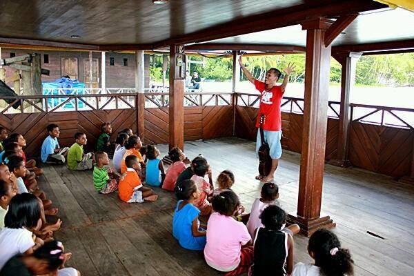RSambow's tweet photo. abis belajar, papen ngelawak @herlinayulidia @bupjakarta @bupbandung @bup_jpr @uopoiki http://t.co/IWXaBe2GZH