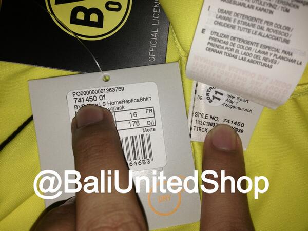 BaliFootballShp's tweet photo. puma yg lebih baru selain benang hologram juga ada nomer seri yg bisa dicocokkan di label dan tag #originalkit http://t.co/2mgbJp4E8B