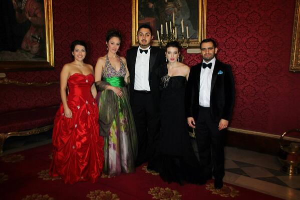 IanPeterB's tweet photo. Lovely photo–me w/@NicolaSaid88 @TaboneClaudia @goghi20 @cenkkaraferya just before our VIBF @bougiesbaroques concert! http://t.co/D83eWe6pTx