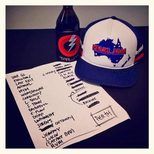 PearlJam's tweet photo. Cheers, #BigDayOut Perth! #PJPerth @bigdayout http://t.co/ZZw5loJ8Uh