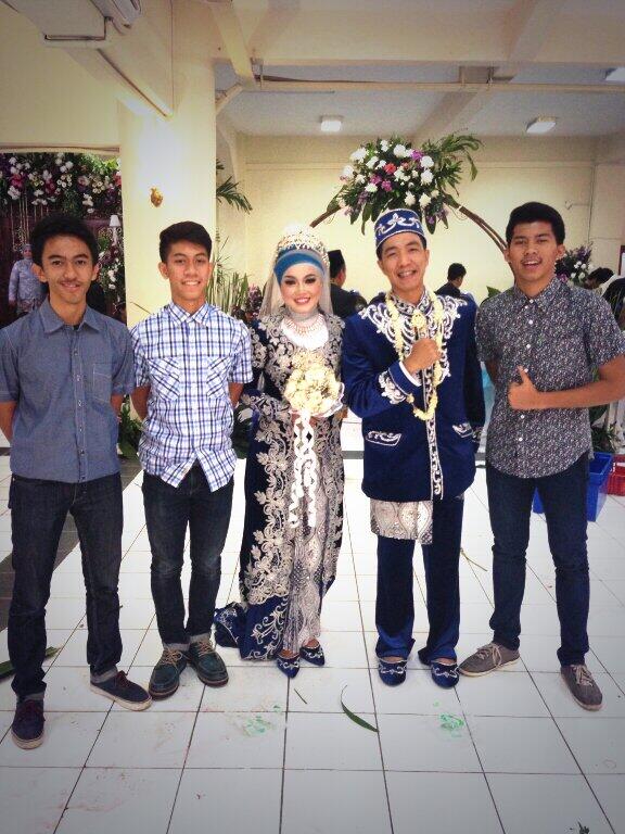 Futsal_81's tweet photo. Selamat menempuh hidup baru dan sukses terus, coach! :) @exandri http://t.co/gLSdoeMDoE