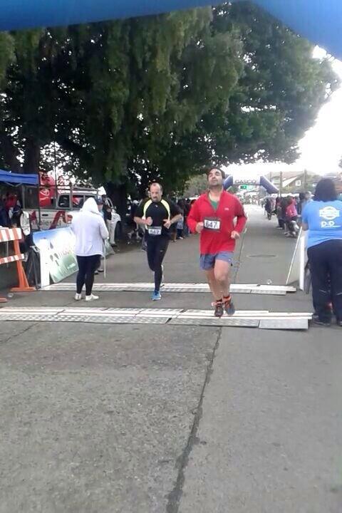 ¡Terminando (apenas) los 21k de <a href="/10K_Frutillar/">21K Frutillar</a> ! Felicitaciones a los organizadores. Muy bonita la ruta.