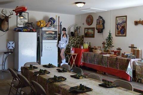 RachealAnnette's tweet photo. #DuckDynasty birthday party...parties for my kids like mine were as a kid http://t.co/WdS9wZqWqU