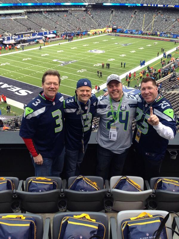 avjedi's tweet photo. #SB48 http://t.co/e0YzjMrp54