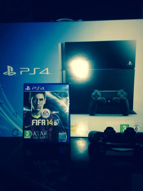 Osman_Erdogan's tweet photo. Playstation 4 artık Stadyum Cafe'de hizmetinizdedir :) http://t.co/UoNYEsqZXq