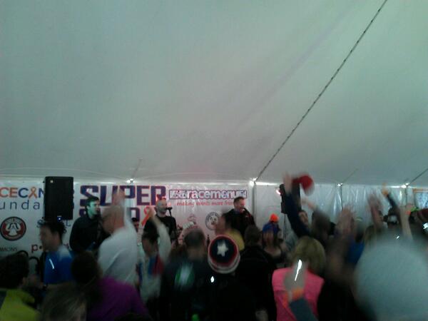 HubRunningClub's tweet image. Runners having fun. Happy weekend!!