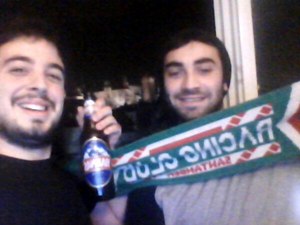 eloy_rps's tweet photo. @RMCantabria Sí estamos en Cracovia (castillo al fondo). Aupa Racing!! Traeremos a Smolarek de vueltaa :D Saludos RM! http://t.co/SCkjwPAR1e
