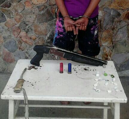 PC frustró robo en La Isabelica, detuvo a dos sujetos, recupero escopeta e incauto 12 envoltorios de presunta cocaina