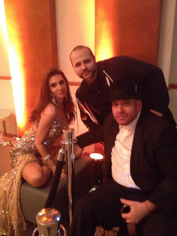 bronk's tweet photo. Teeny tiny after party with @ElisaJordana & @NicoleKidman #Howard #howardbdaybash #howardsternbdayparty http://t.co/VIYslNhpEu