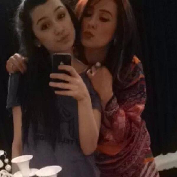 zain_allgdr's tweet photo. "@waliyhalagdr: Love you mum Xx http://t.co/Jj0xcemHnv"oh god la mia vita