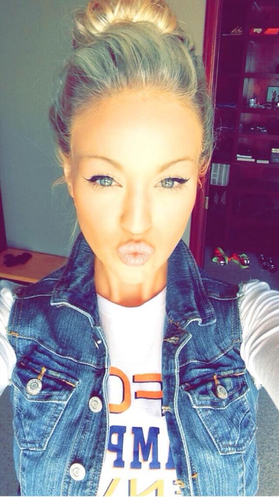 UnWanted_Fame's tweet photo. β@Chandler_Nation: Wishing my #BroncoSuperBowlXLVIII #LetsDoItDenver β€οΈππ―ππ http://t.co/4PDDCp28pTβyou ugly without all that makeup ?