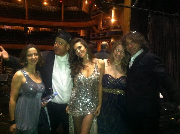 bronk's tweet photo. me with @ElisaJordana @Murman78's better half, @Siriusjay's better half & all of @MYGEEKTIME #Howard #howardbdaybash http://t.co/YxpyAU5RfZ