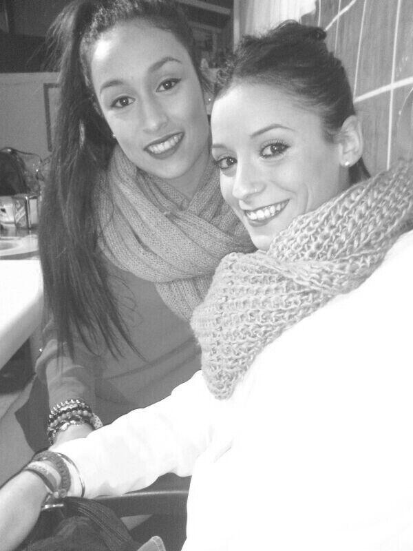 Alejandra_Morlt's tweet photo. De cumple con  @marirc_91 http://t.co/iny5Eu0XrX