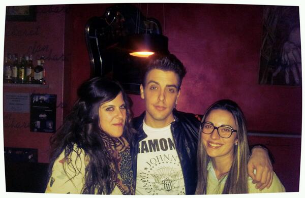 MartosLorena's tweet photo. Sabado noche en @ClanCabaret  con el grandísimo hermano de @IvanGonzaloGH14 http://t.co/lCZT0TcVfF