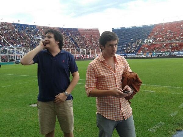 MauricioColello's tweet photo. Otra fotito de ayer en la cancha del CASLA. Con @MaximoColello http://t.co/nLzYam6ir7