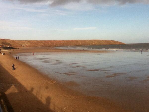 SanBarb17's tweet photo. Sunny North Yorkshire coast - Filey @RobertDaws @ChelleHardwick http://t.co/gQWMi7RrDO