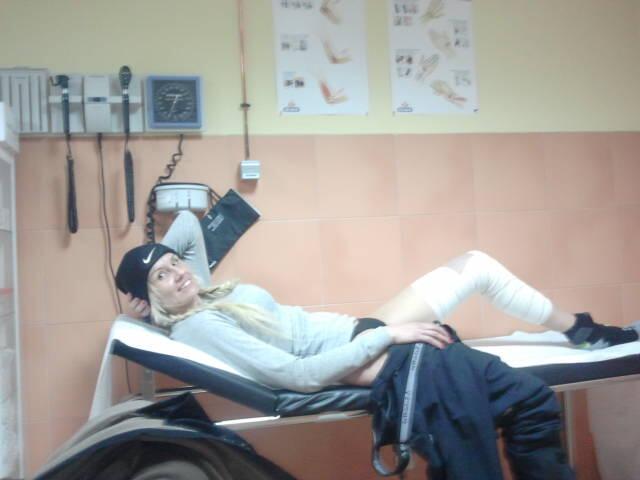 Vaya :( resultado,esguince d rodilla. Una semanita d reposo http://t.co/utNwAUfj5R
