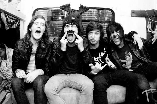 crona135's tweet photo. shout and scream for peirce the veil, black veil brides, of mice and men,suicide silence, asking alexandra http://t.co/3fUmG4aTr1