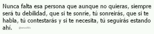 versoshits's tweet photo. Nunca falta esa persona que aunque no quieras, siempre será.. http://t.co/q4xgavH4Km
