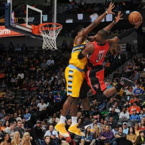 hook24's tweet image. Reppin my cousin @T_DotFlight31 with this monster dunk on the manimel