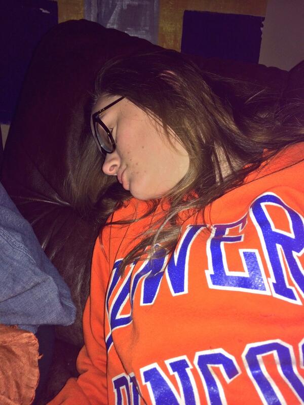 House_Huge's tweet photo. Happy to be graced by some super dedicated fans for this game watch @lfess3 #powernap 💤 http://t.co/mFii26Pl0u