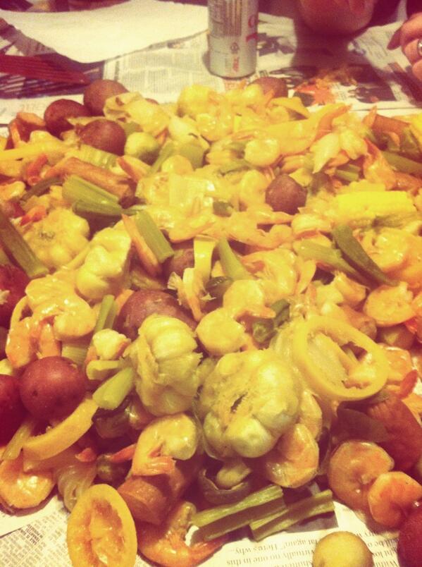 DanWhoDat's tweet image. Nothing better than a boil for a Super Bowl dinner tradition! Wish it was crawfish though. #whodat