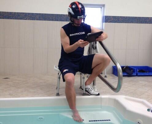 ThePingrySchool's tweet photo. Peyton Manning multitasks just about as well as our Pingry students! http://t.co/IPShK3nSWJ