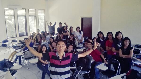 selamat kuliah teman2,,, ('-*)/ <a href="/C1_2013/">C1 AKUNTANSI 2013</a>