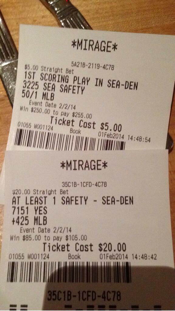 Ian_Wag's tweet photo. Nice way to start off the gamee💸💸 http://t.co/VAmezFc4XT