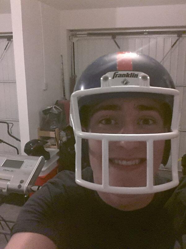DeviantPegasus's tweet photo. rt if u fuckin luv the superbowl http://t.co/9p3ohlspJH