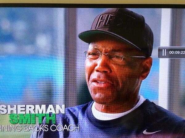 HEgreaterthani's tweet photo. Coach Smith looking good! #GoHawks! @makingofaCHAMP http://t.co/5uVaOQQjll