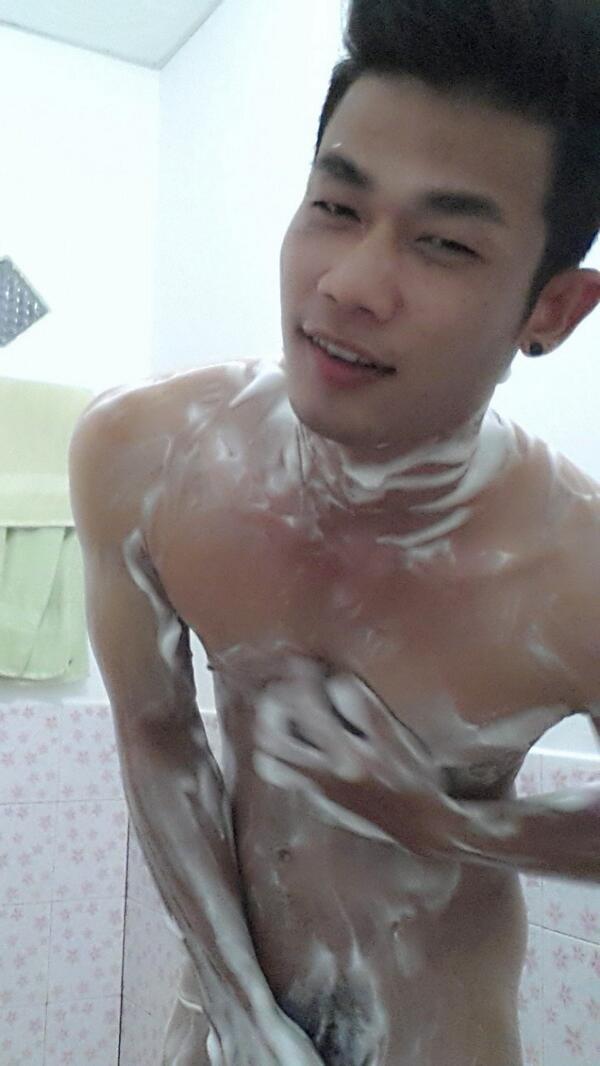 MaxNoteK's tweet image. อาบน้ำป่าวคับ #เย็นจัง