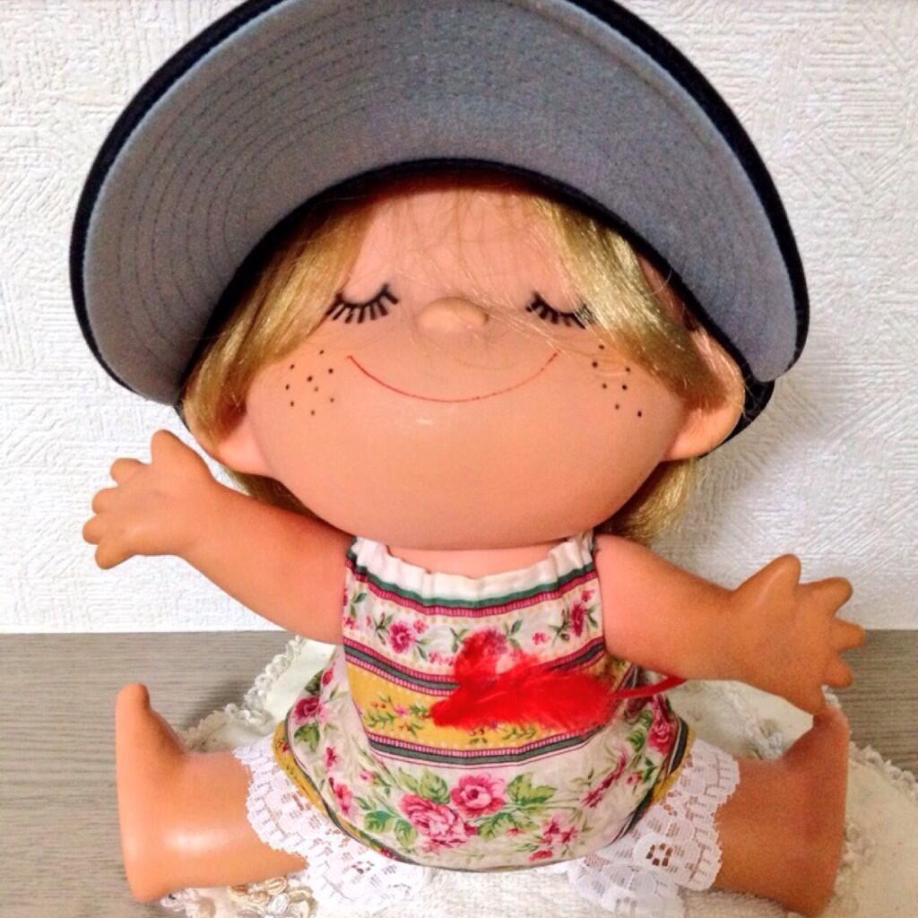 Love水森亜土 とってもかわいいですね リアルグッズもかわいいのが沢山ありますよね Rt Nodame Nyaon Twitterのアカウント写真で こんな写真みつけました 同じの持っていました 私の人形は 白地で黄色の花の服を着ていました Http T Co Y8q6hvxz4a